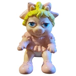 Vtg 1986 McDonalds Miss Piggy Figurine Happy Meal Toys sitting Muppet Babies Ha!
